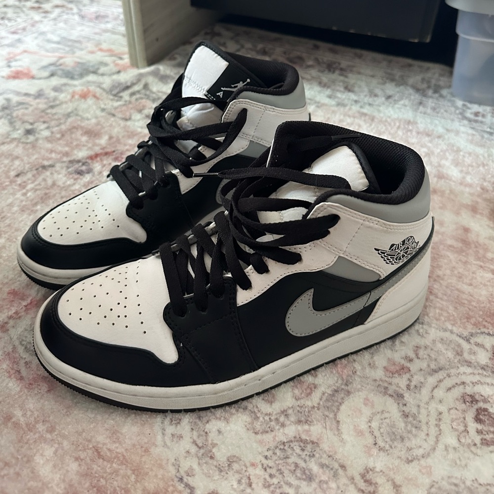Jordan 1 (White Shadow Mids)